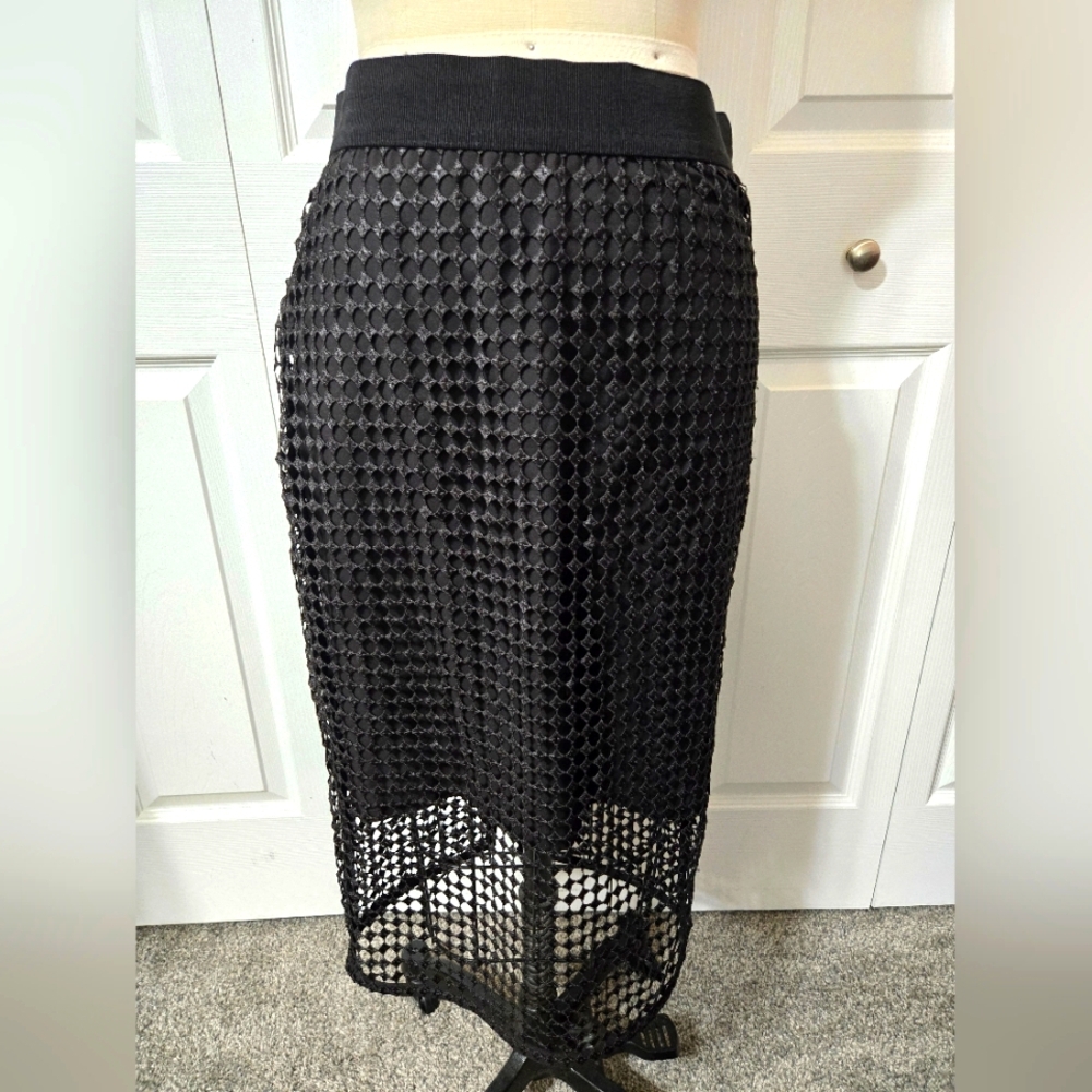 Ann Taylor Black Skirt With Crochet Lace Overlay, Size 2, Excellent Condition